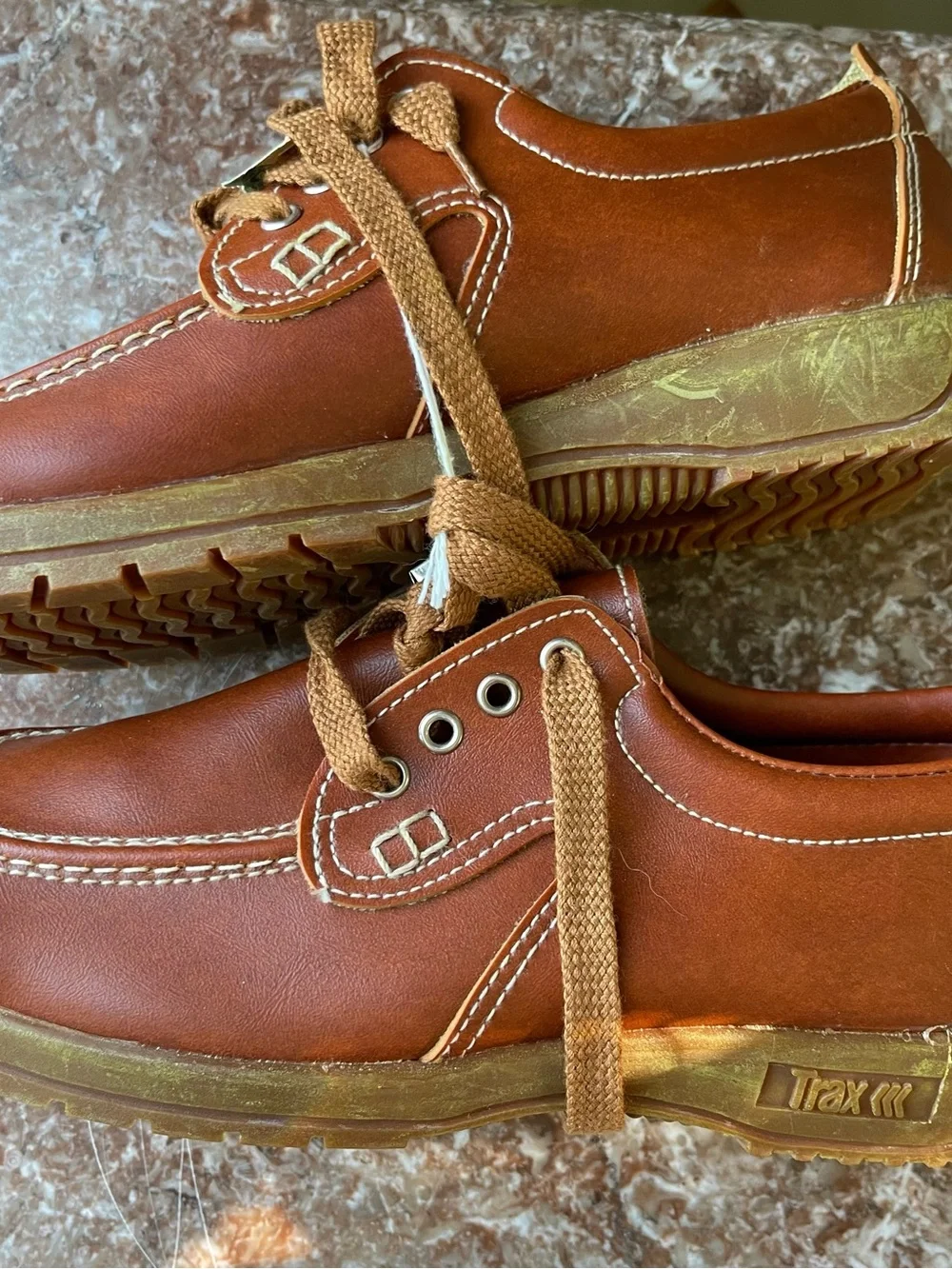 Vintage 1970s Trax Deadstock Leather Moccasin Shoes Size 8.5 Brown New With Tags